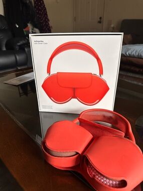 Apple AirPods Max Red with Smart Case